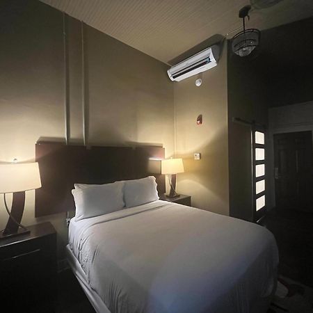 The Skylight Hotel Greenville Exteriör bild
